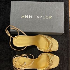 Ann Taylor Heels size 9